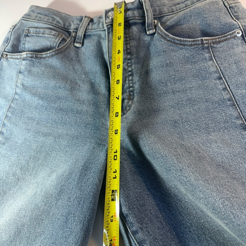 Jessica Simpson Size 2 Barrel Jeans/Curved Fit Medium Wash Denim Excellent Cond - Picture 7 of 9